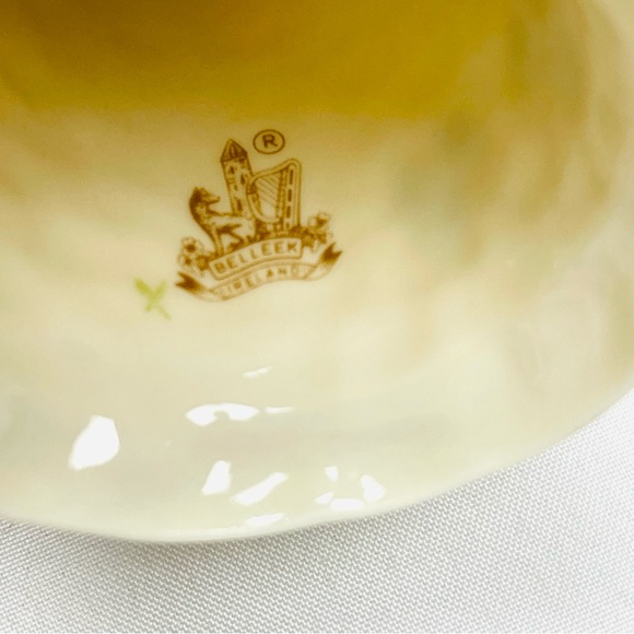 Vintage Belleek 2nd Edition Irish Round Tower Ornament - Picture 7 of 9